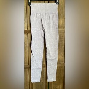 AURA Ribbed Leggings.